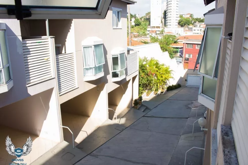 Casa de Condomínio à venda com 4 quartos, 174m² - Foto 1