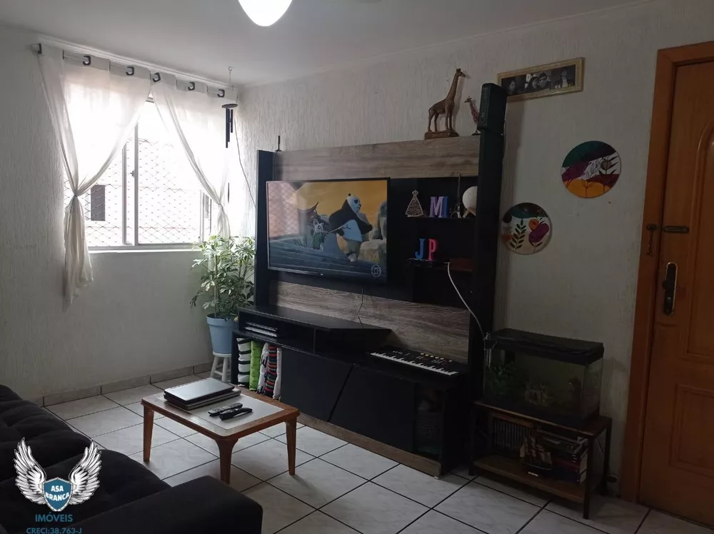 Apartamento à venda com 2 quartos, 70m² - Foto 3