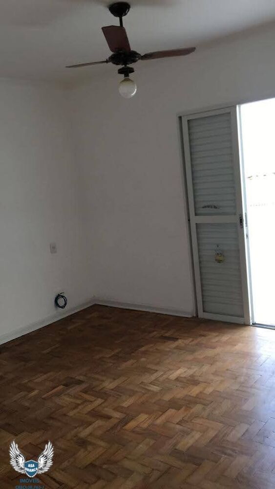 Sobrado à venda com 3 quartos, 200m² - Foto 35