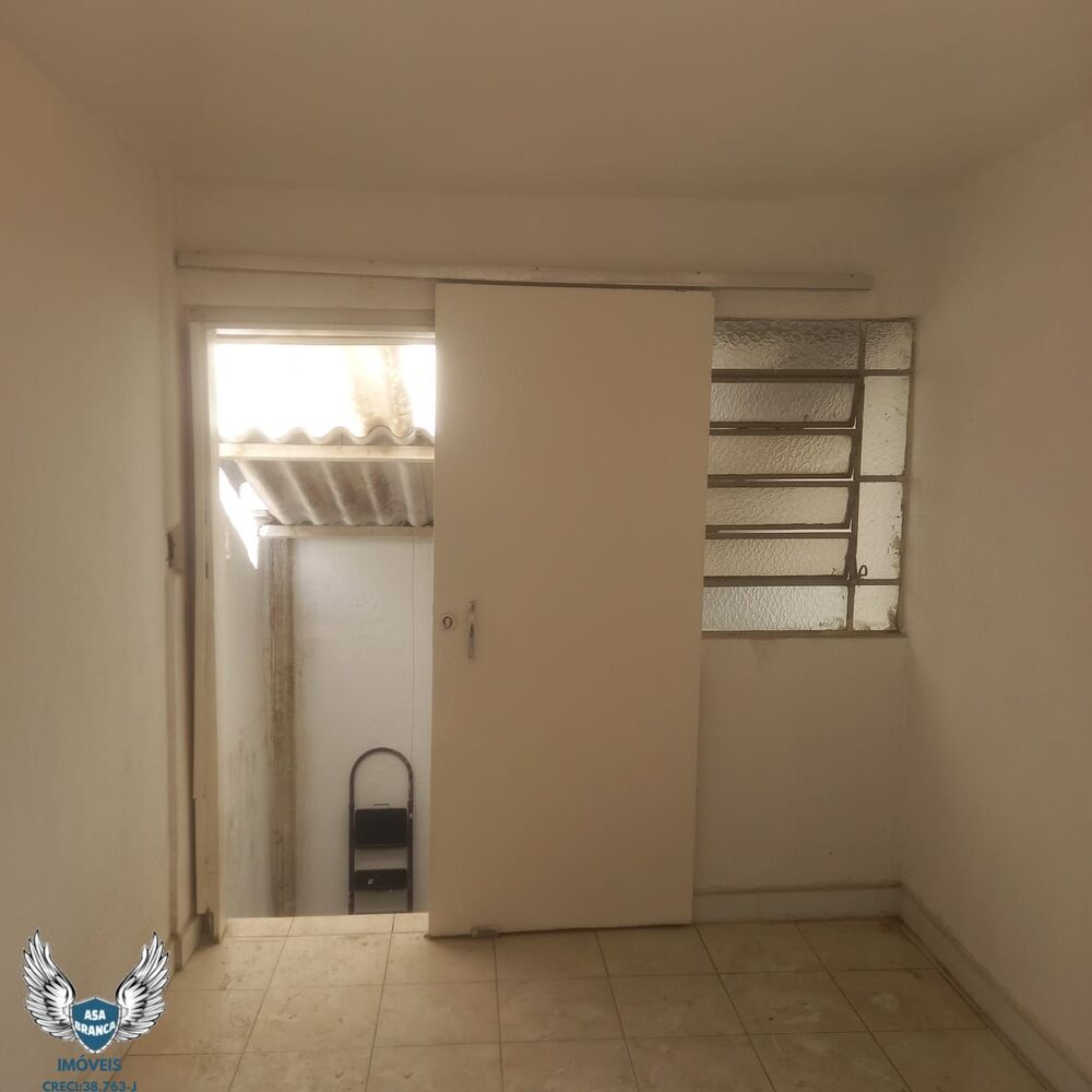 Casa à venda com 3 quartos, 98m² - Foto 6