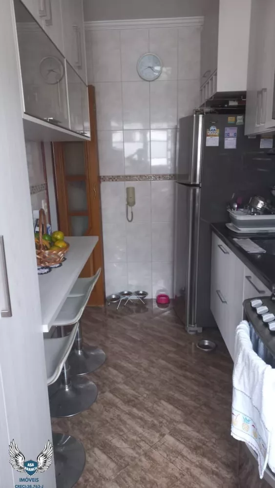 Apartamento à venda com 3 quartos, 90m² - Foto 2