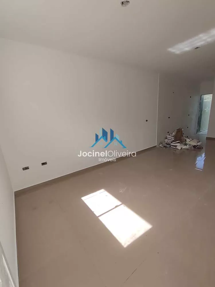 Casa à venda com 3 quartos, 60m² - Foto 6