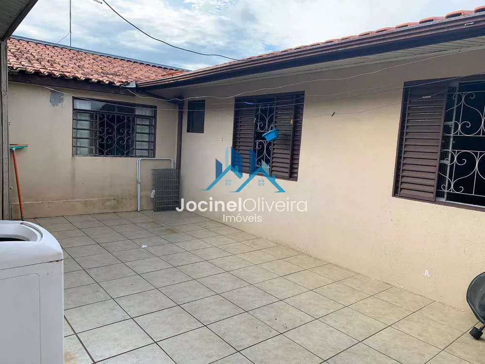 Casa à venda com 3 quartos, 180m² - Foto 3