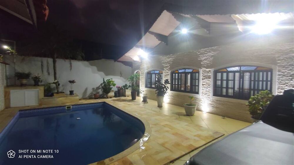 Casa, 4 quartos, 187 m² - Foto 1