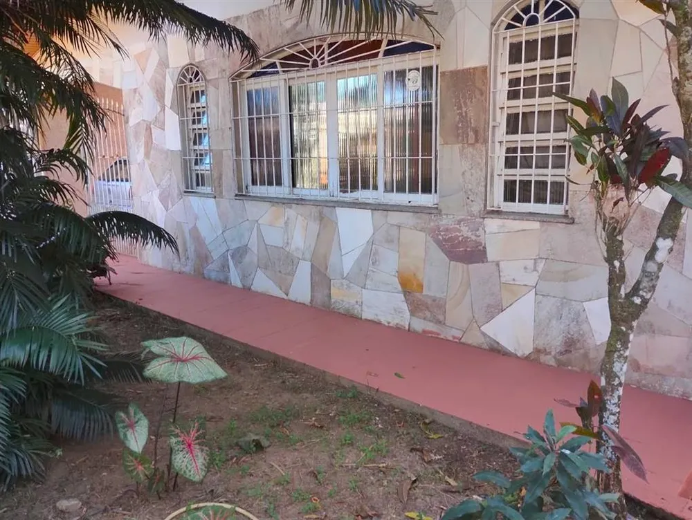 Casa, 4 quartos, 230 m² - Foto 1