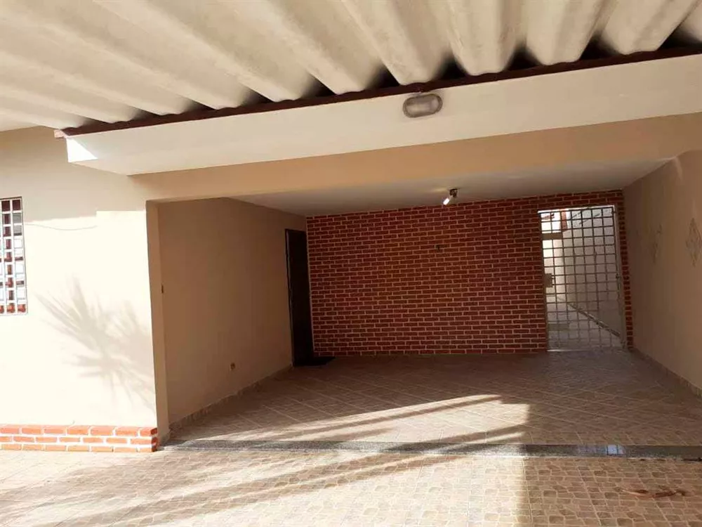 Casa à venda com 3 quartos, 135m² - Foto 1