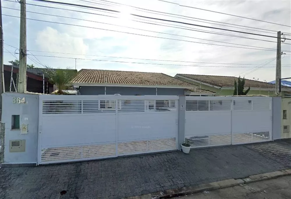 Casa à venda com 3 quartos, 171m² - Foto 1