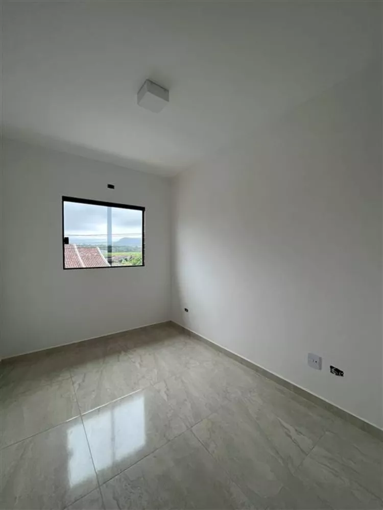 Casa à venda com 2 quartos, 56m² - Foto 1