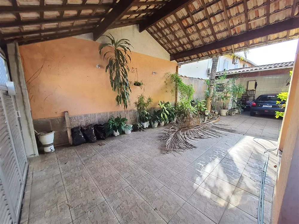 Casa à venda com 2 quartos, 63m² - Foto 1