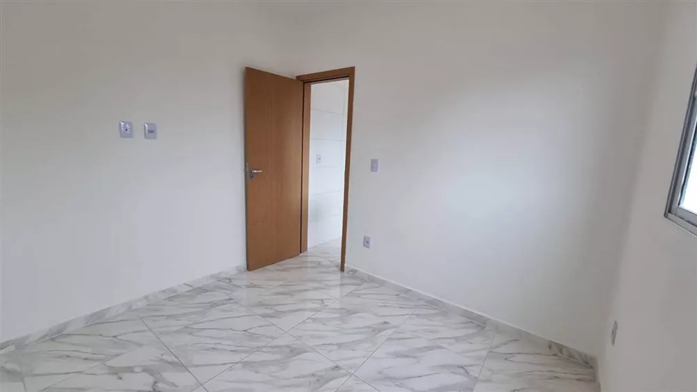 Casa à venda com 2 quartos, 62m² - Foto 5