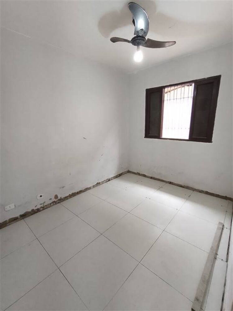 Casa à venda com 2 quartos, 69m² - Foto 2