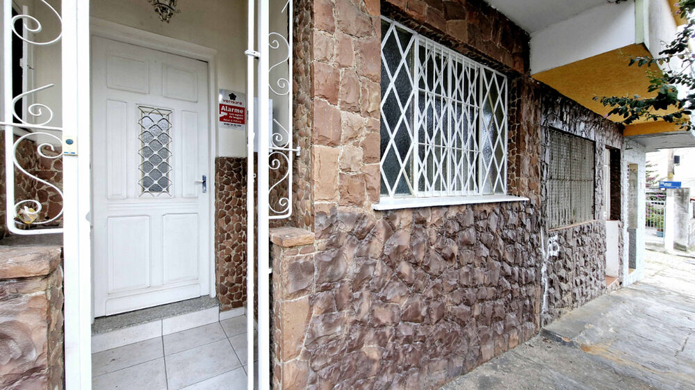 Casa à venda com 2 quartos, 80m² - Foto 1