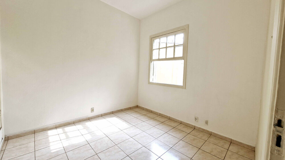 Casa à venda com 2 quartos, 80m² - Foto 8