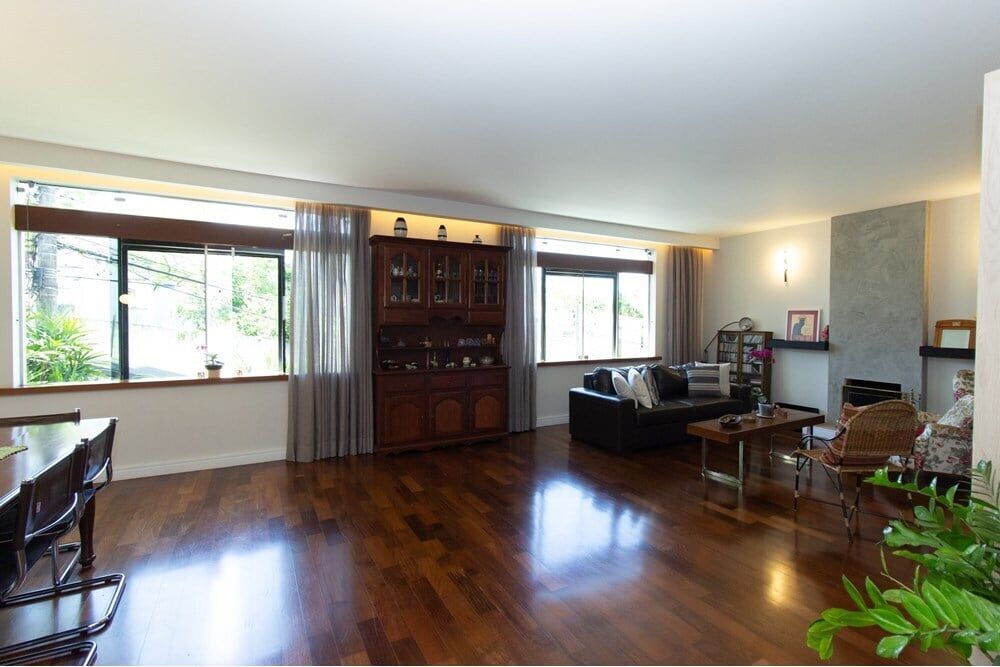 Casa à venda com 4 quartos, 314m² - Foto 1