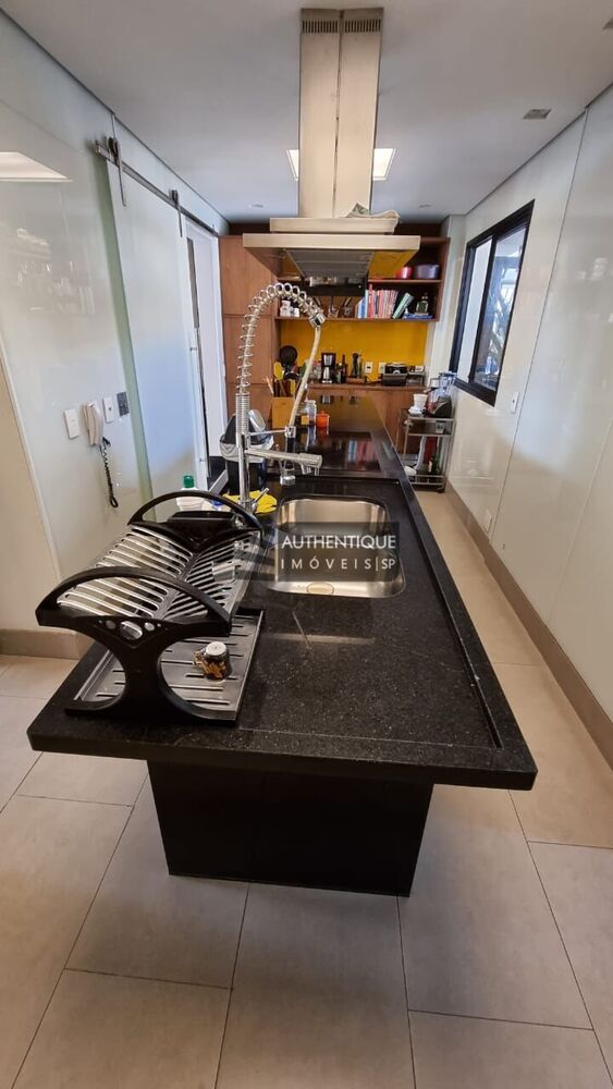 Cobertura à venda com 4 quartos, 260m² - Foto 1