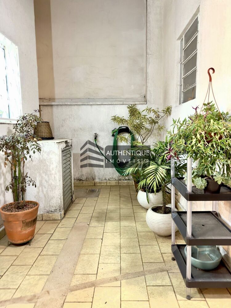 Casa à venda com 3 quartos, 318m² - Foto 4