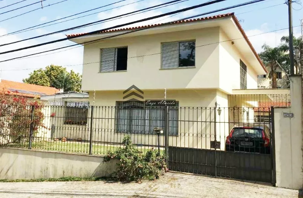 Casa à venda com 4 quartos, 316m² - Foto 1