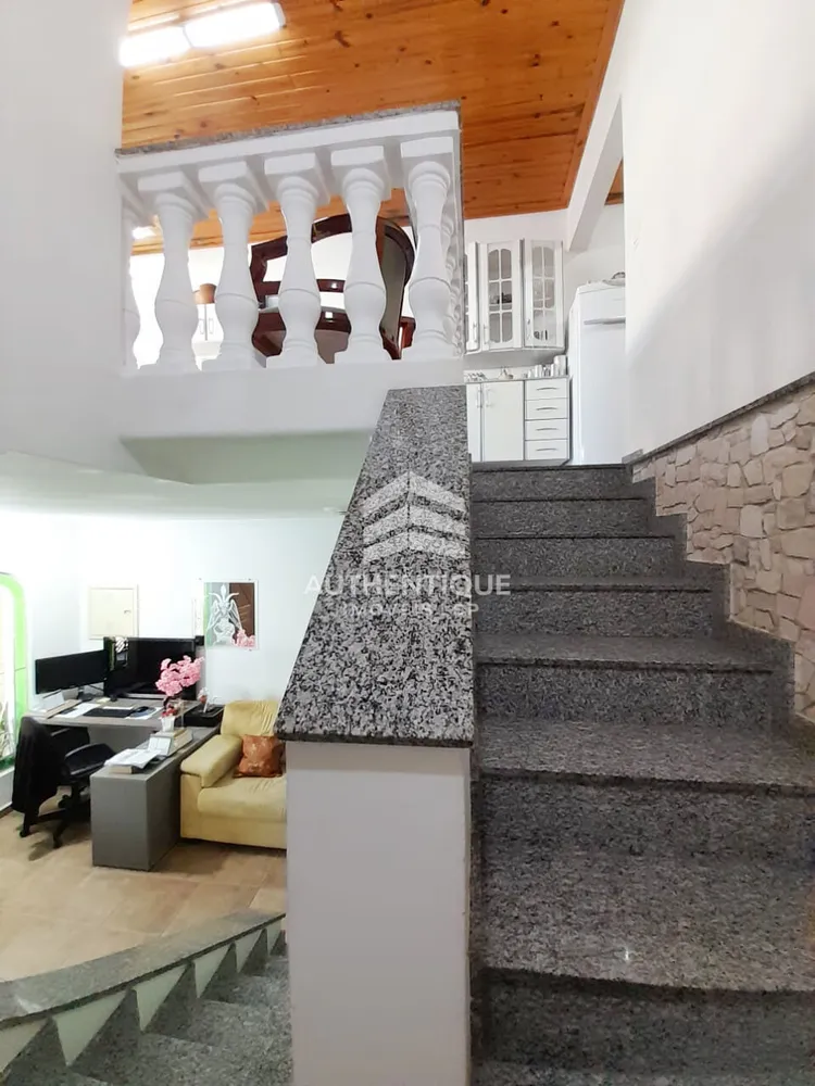 Sobrado, 3 quartos, 204 m² - Foto 1