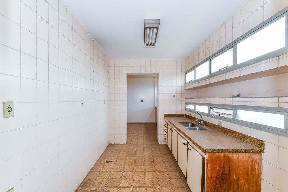 Apartamento à venda com 3 quartos, 142m² - Foto 4