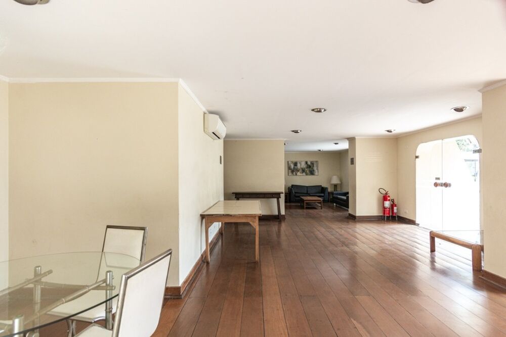 Apartamento à venda com 2 quartos, 70m² - Foto 2