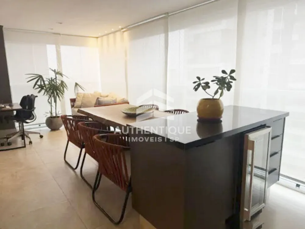 Apartamento, 3 quartos, 140 m² - Foto 1