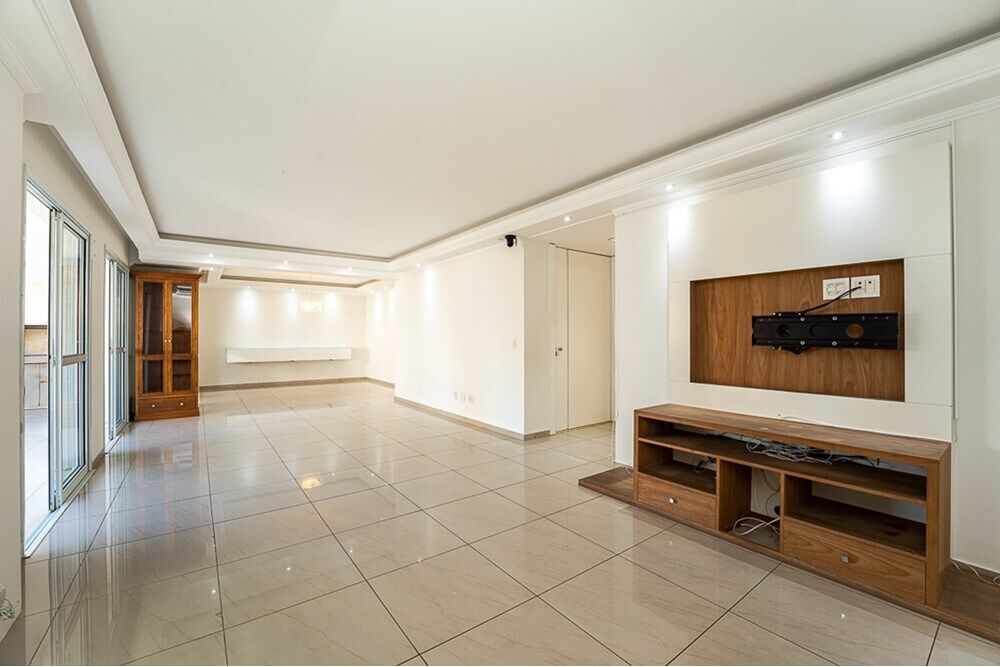 Apartamento à venda com 4 quartos, 201m² - Foto 2