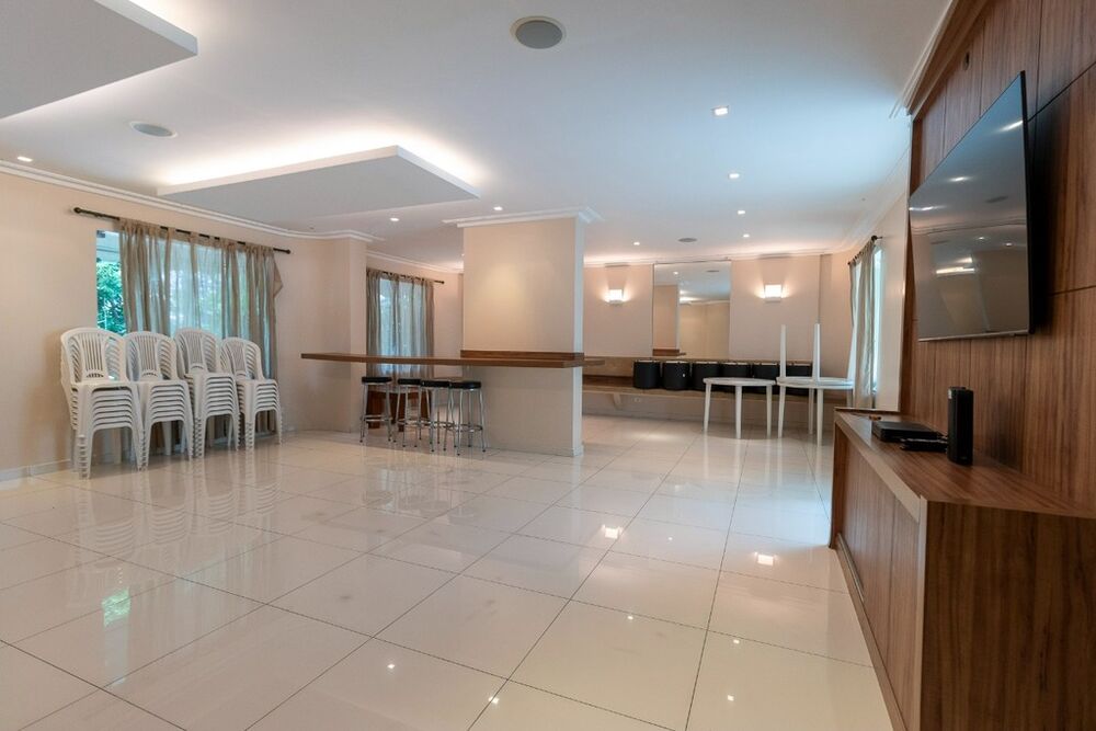 Apartamento à venda com 3 quartos, 121m² - Foto 2