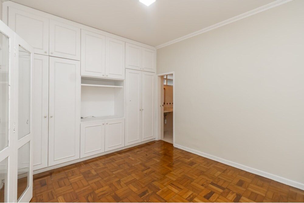 Apartamento à venda com 4 quartos, 198m² - Foto 1