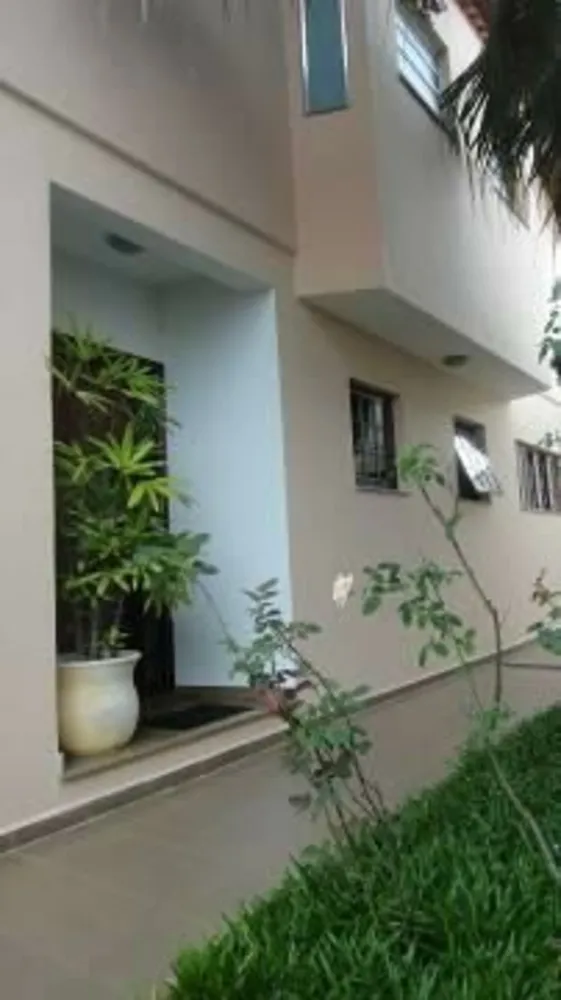 Casa, 4 quartos, 298 m² - Foto 1