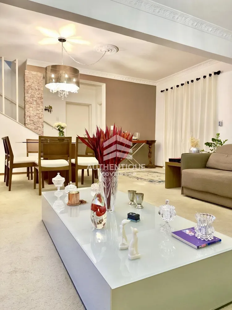 Casa, 3 quartos, 318 m² - Foto 1