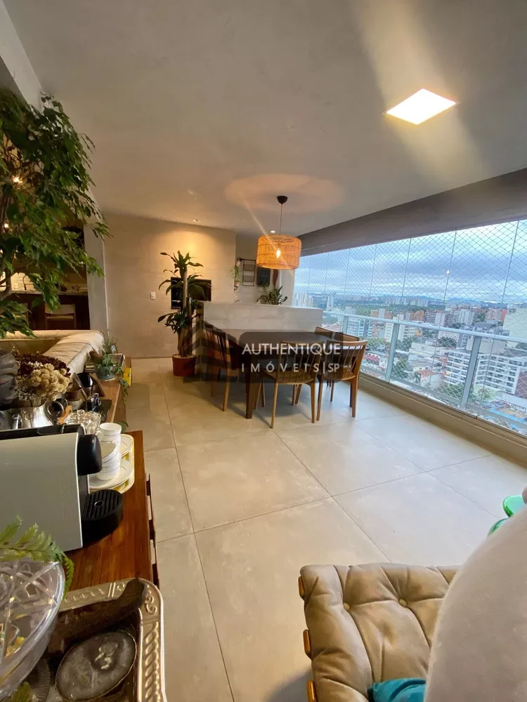 Apartamento à venda com 3 quartos, 121m² - Foto 1