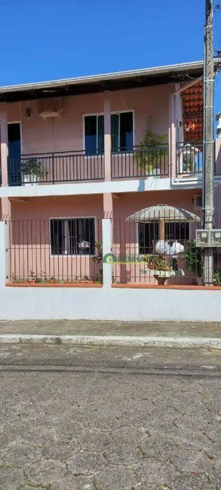 Casa, 3 quartos, 210 m² - Foto 1