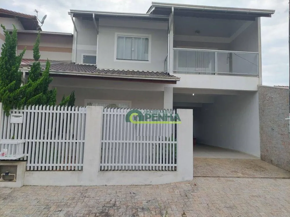 Casa, 3 quartos, 182 m² - Foto 1