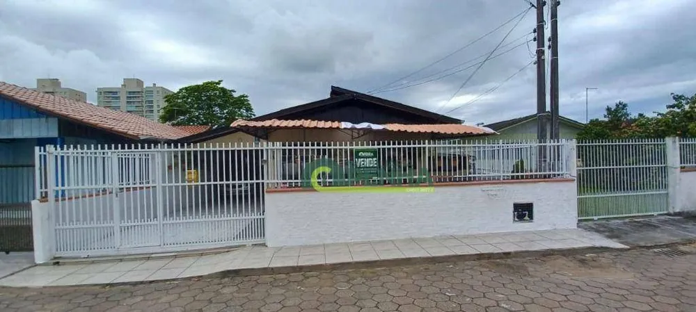 Casa, 4 quartos, 162 m² - Foto 1