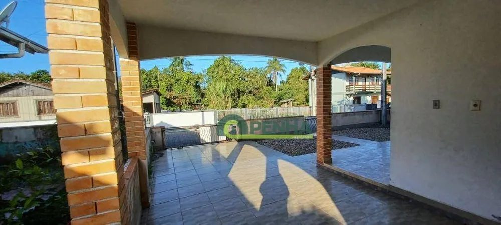 Casa, 6 quartos, 180 m² - Foto 4
