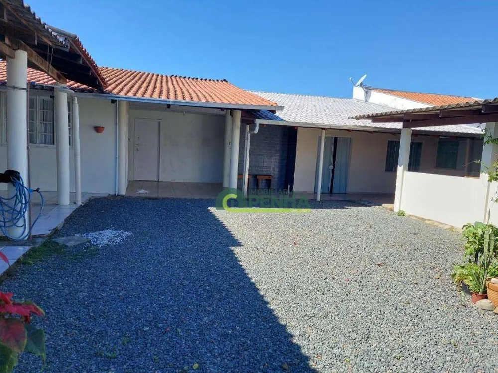 Casa, 4 quartos, 230 m² - Foto 2