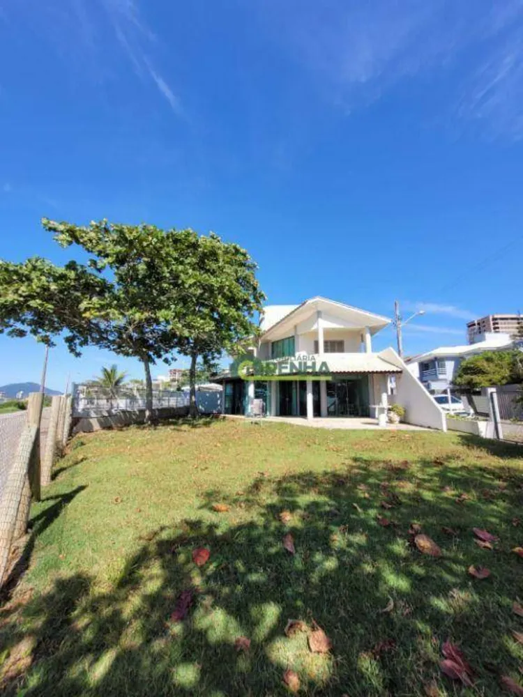Casa, 4 quartos, 274 m² - Foto 1