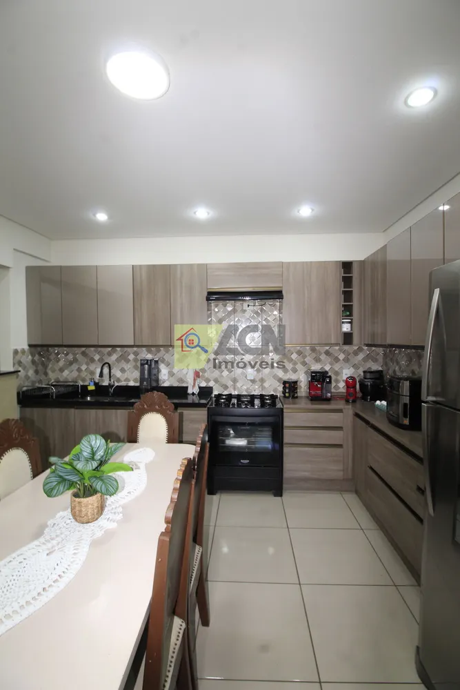 Casa, 3 quartos, 240 m² - Foto 4
