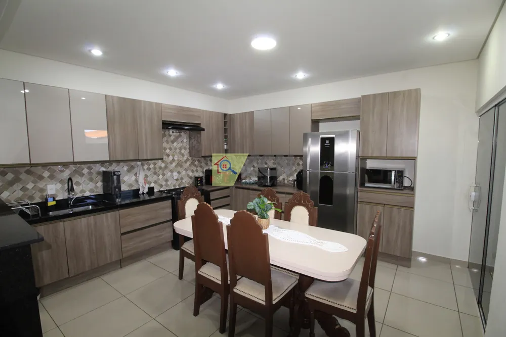 Casa, 3 quartos, 240 m² - Foto 3