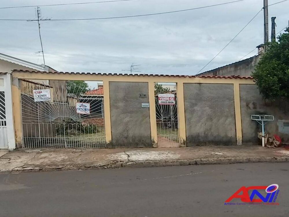 Casa à venda com 2 quartos, 70m² - Foto 1