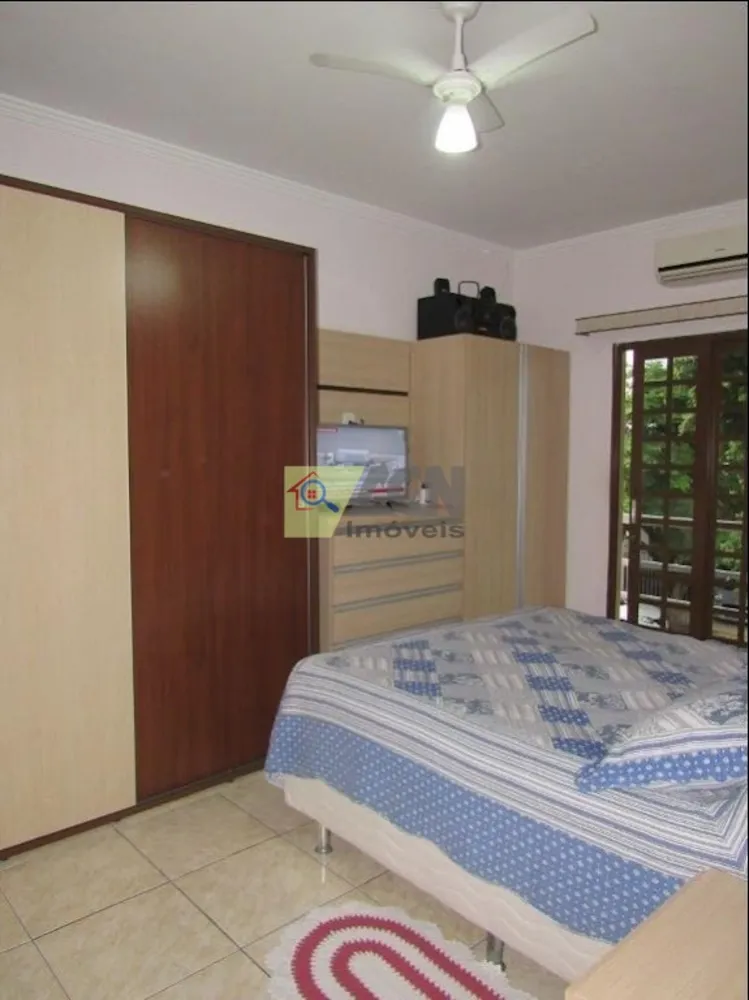 Sobrado, 3 quartos, 210 m² - Foto 1