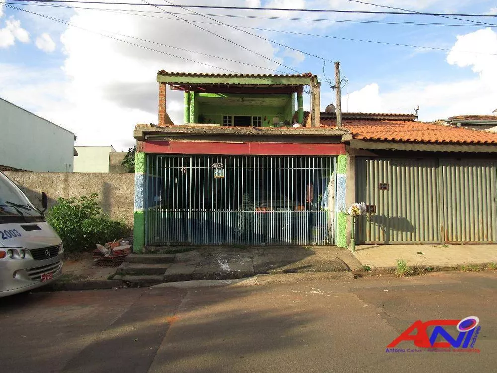 Sobrado à venda com 3 quartos, 230m² - Foto 2