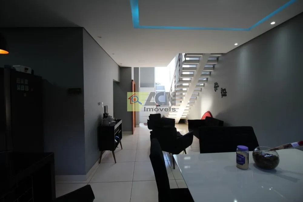 Sobrado, 3 quartos, 240 m² - Foto 2