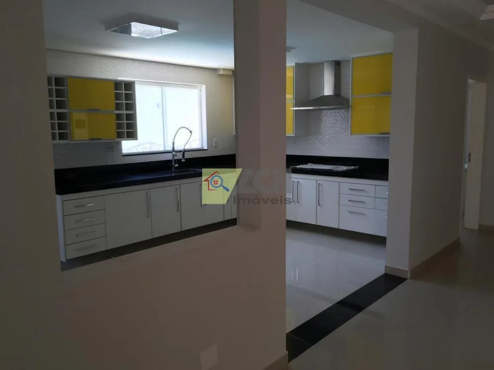 Sobrado, 3 quartos, 368 m² - Foto 1