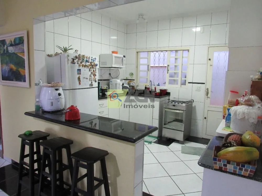 Casa, 4 quartos, 180 m² - Foto 2