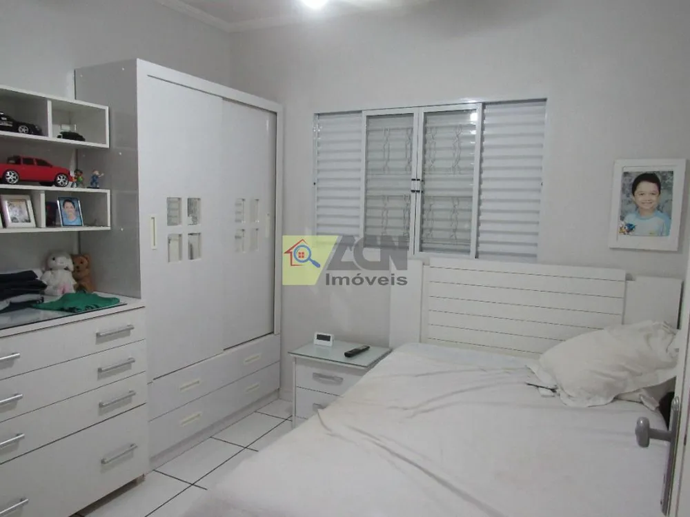 Casa, 4 quartos, 220 m² - Foto 2