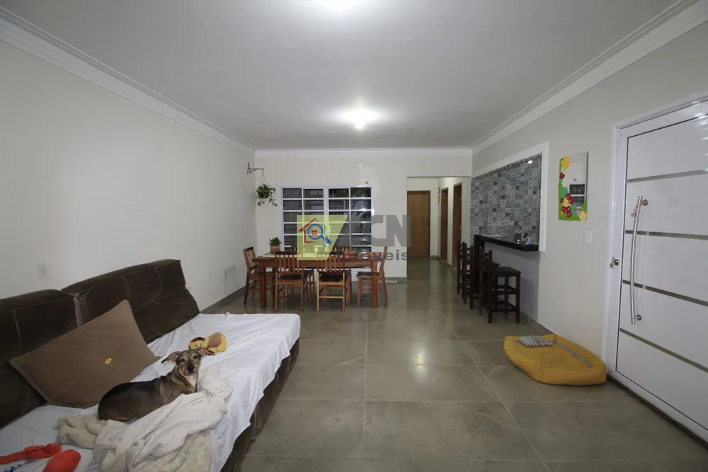 Casa, 3 quartos, 230 m² - Foto 3