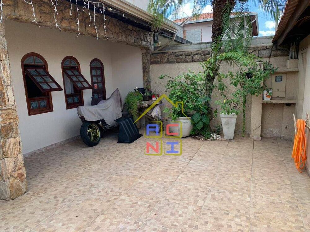 Casa, 3 quartos, 238 m² - Foto 4