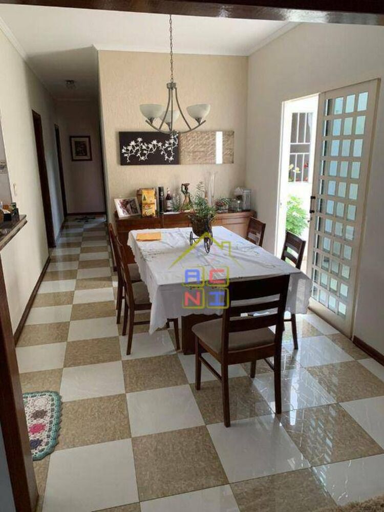 Casa, 3 quartos, 238 m² - Foto 8