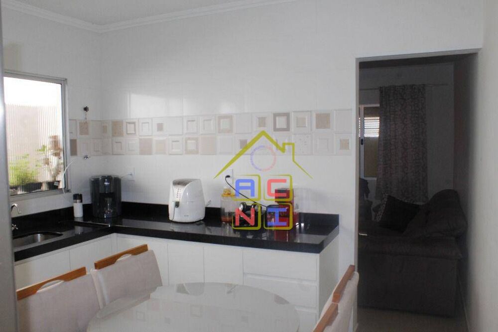 Casa à venda com 2 quartos, 130m² - Foto 14